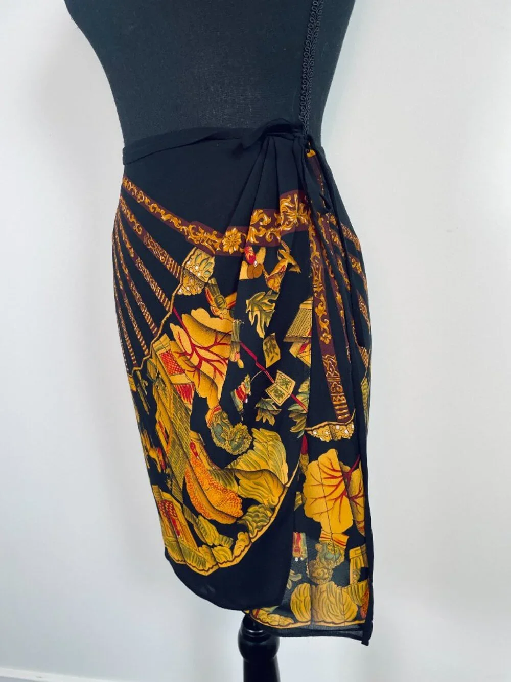 Emanuel Ungaro 100% silk wrap skirt, Made in Hong Kong